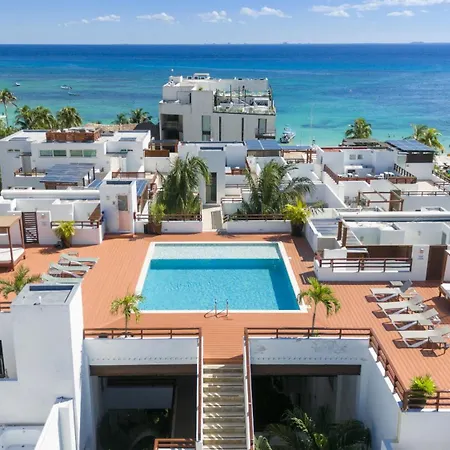 Condo Clara - Beachside Condo with Rooftop Pool - At Casa del Mar condos
