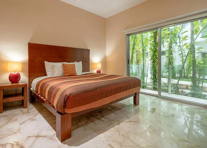 Casa del Mar Beachside Condo with Rooftop Pool - Clara