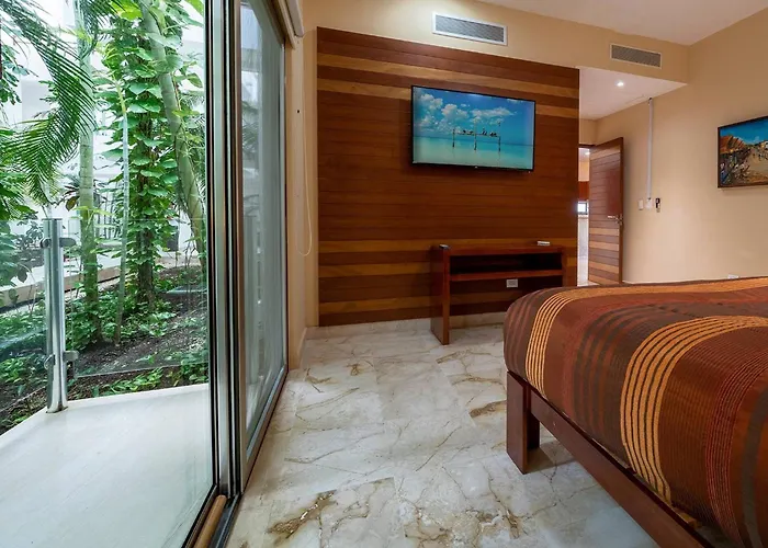 Casa del Mar Beachside Condo with Rooftop Pool - Clara Vakantiehuis