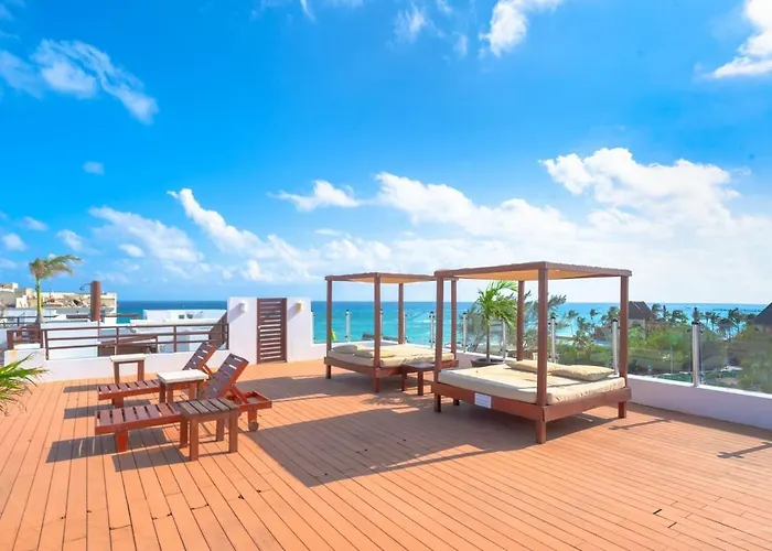 Beachside With 2 Br, Rooftop, Pool - At Casa Del Mar, Clara *