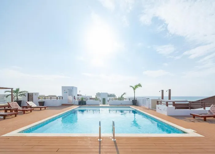 Beachside With 2 Br, Rooftop, Pool - At Casa Del Mar, Clara *