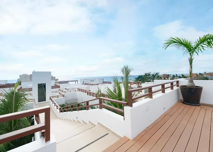 Beachside With 2 Br, Rooftop, Pool - At Casa Del Mar, Clara * Playa del Carmen