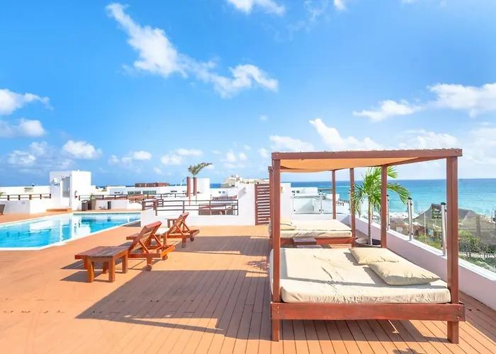 Beachside With 2 Br, Rooftop, Pool - At Casa Del Mar, Clara